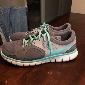 sale Nike running shoes